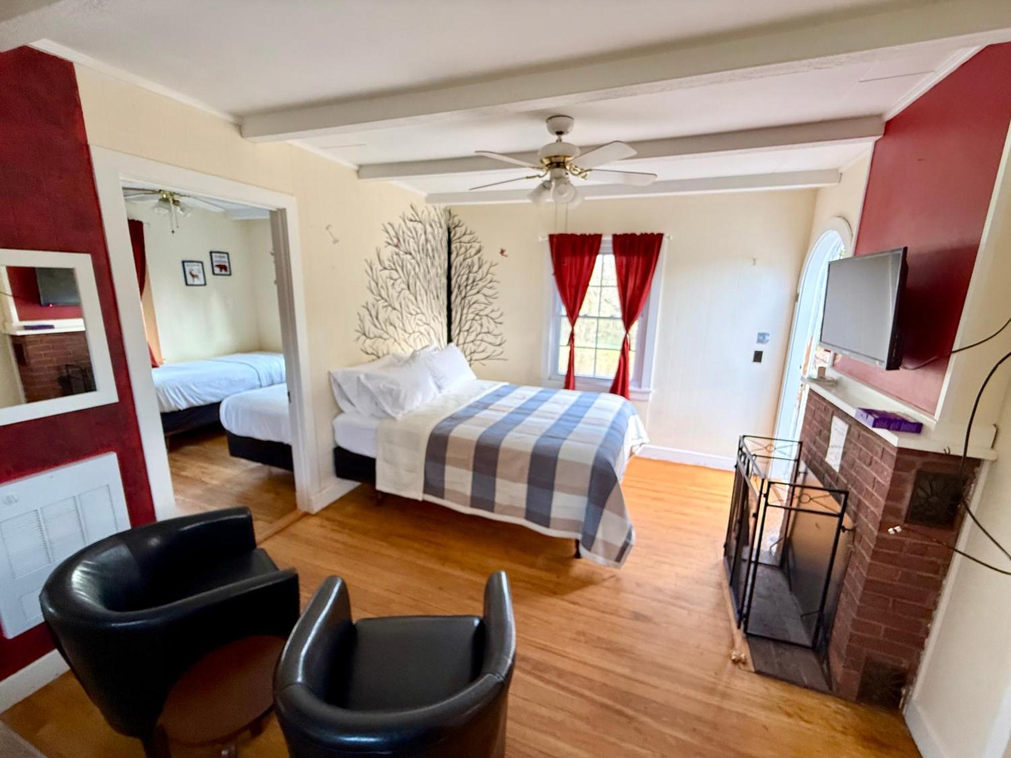 Motel Eden Village And