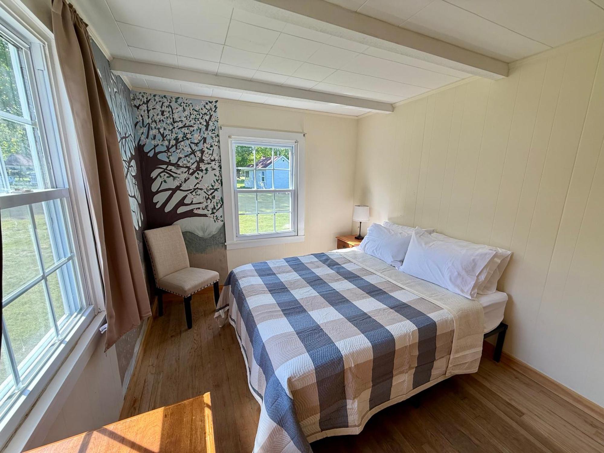 Eden Village And Motel