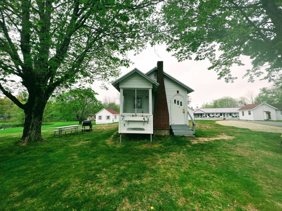 Eden Village And Motel 2*